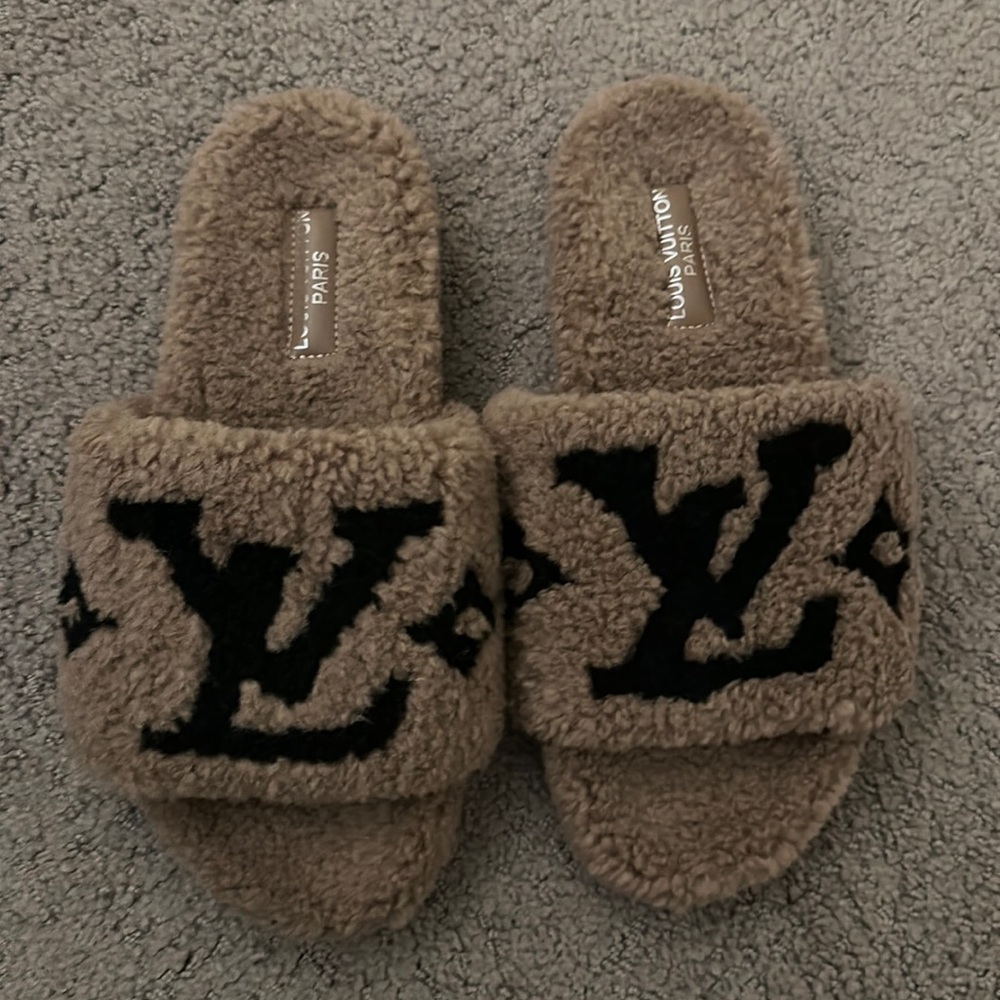 Brand new Sherpa slides LV
